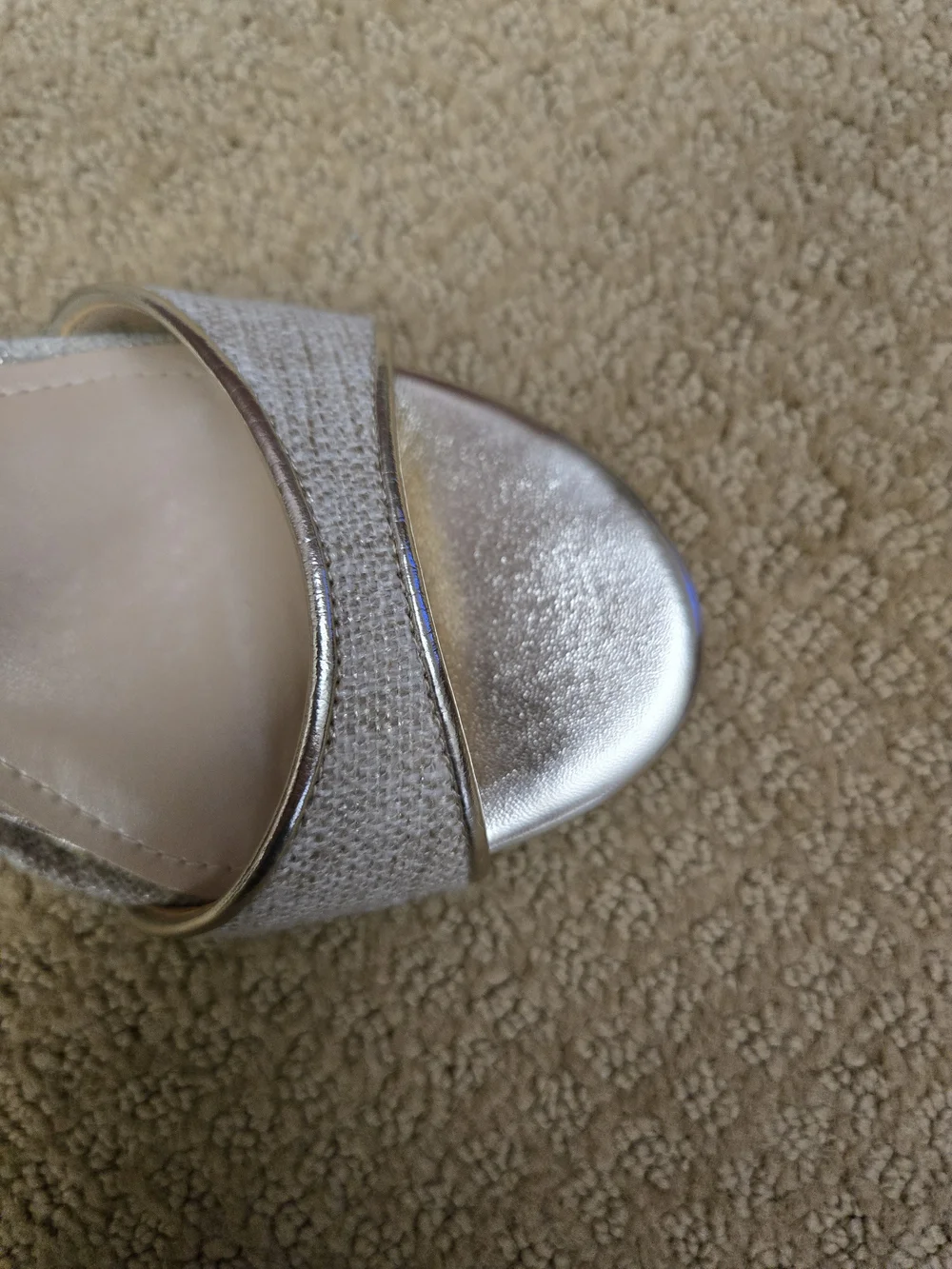White House Black Market Kaylee Foil Linen Wedge size 7